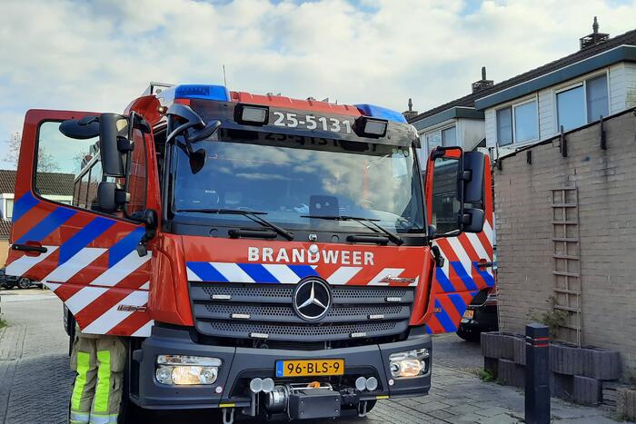 Brand in schoorsteen van woning