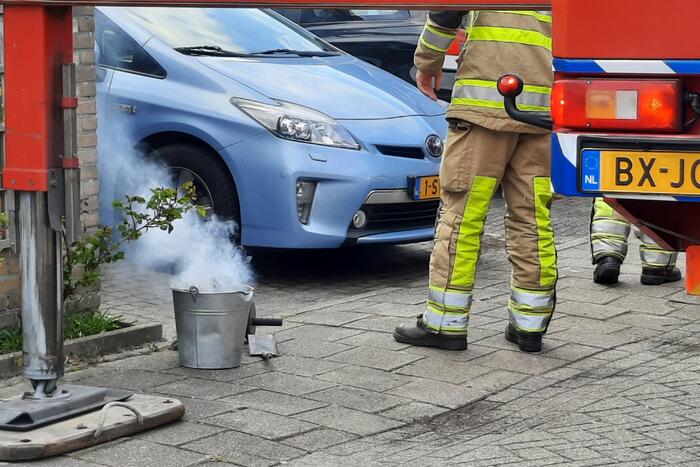 Brand in schoorsteen van woning