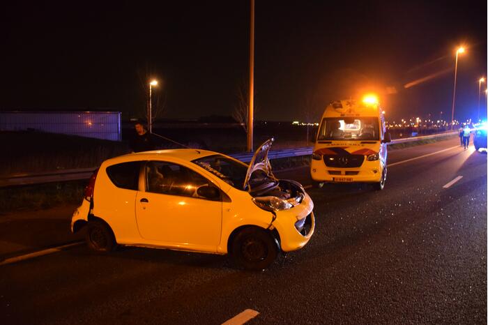 Bestuurder verliest macht over stuur