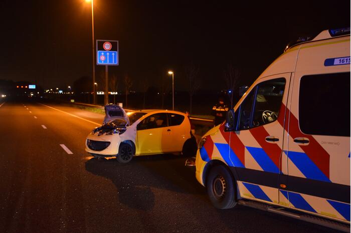 Bestuurder verliest macht over stuur