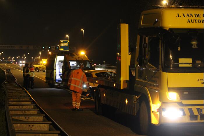 Bestuurder verliest macht over stuur