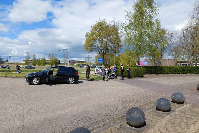 Scooterrijder gewond bij botsing met auto