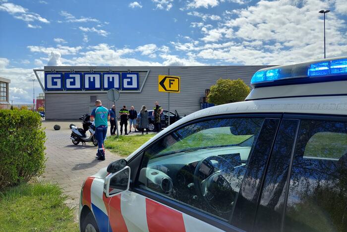 Scooterrijder gewond bij botsing met auto