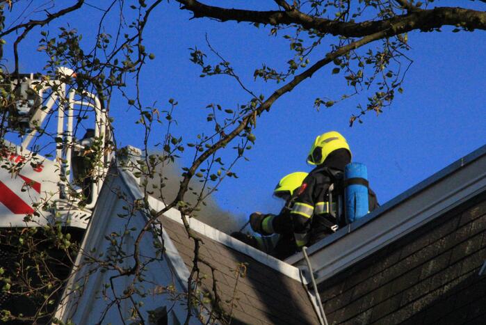 Schoorsteenbrand snel onder controle