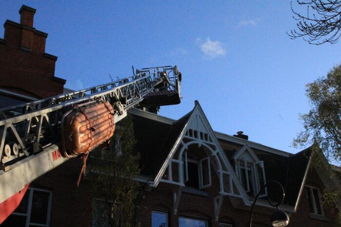 Schoorsteenbrand snel onder controle