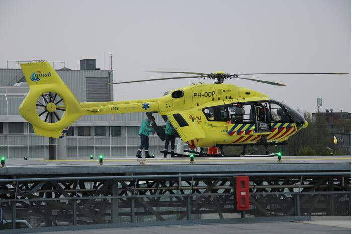 Coronahelikopter vervoert patiënt naar Medisch Centrum