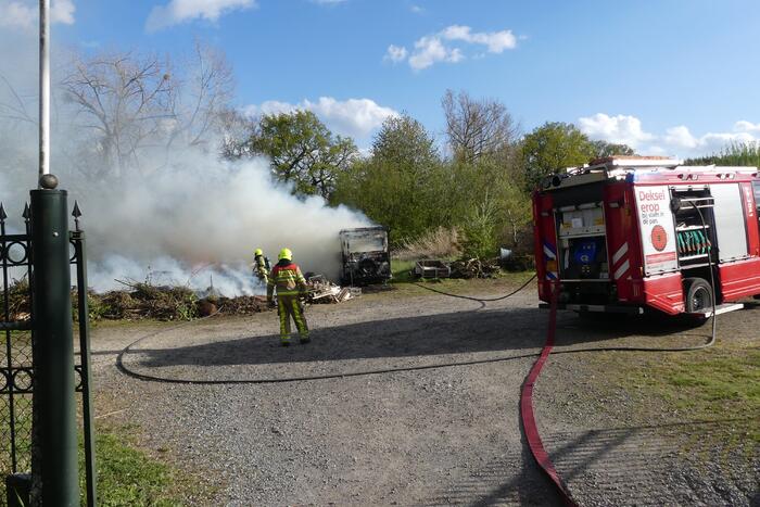 Caravan volledig uitgebrand