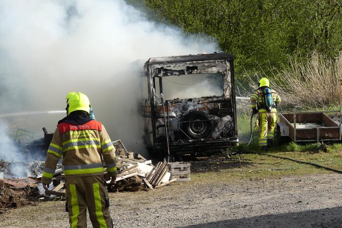 Caravan volledig uitgebrand