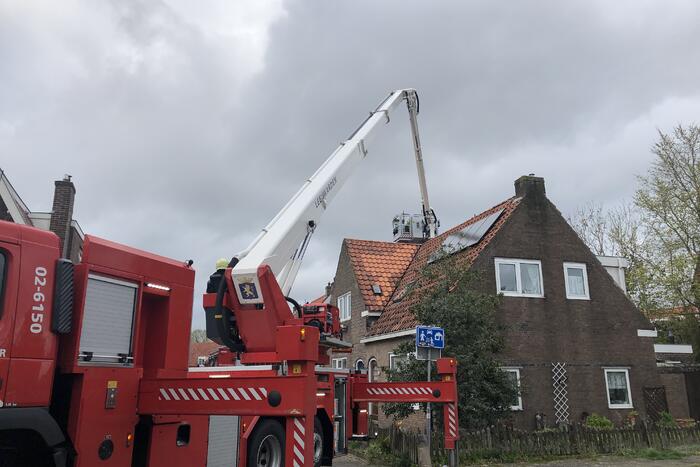 Schoorsteenbrand snel onder controle