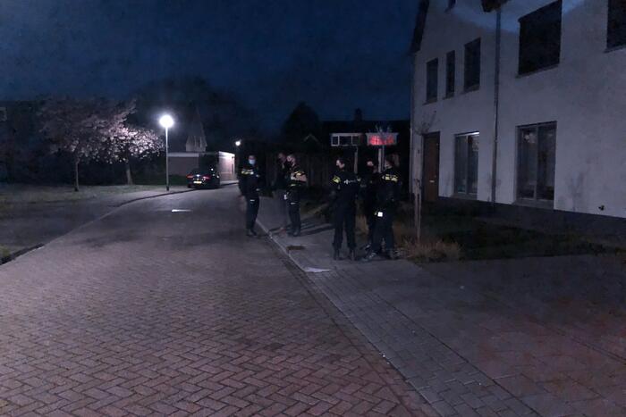 #Helmond Politie doet onderzoek naar vermoedelijk schietpartij Dr. Klompelaan Helmond.