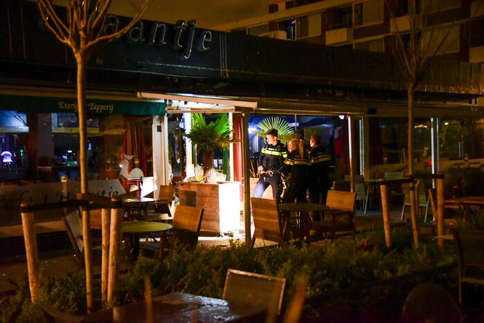 Café zwaar beschadigd door vuurwerkbom