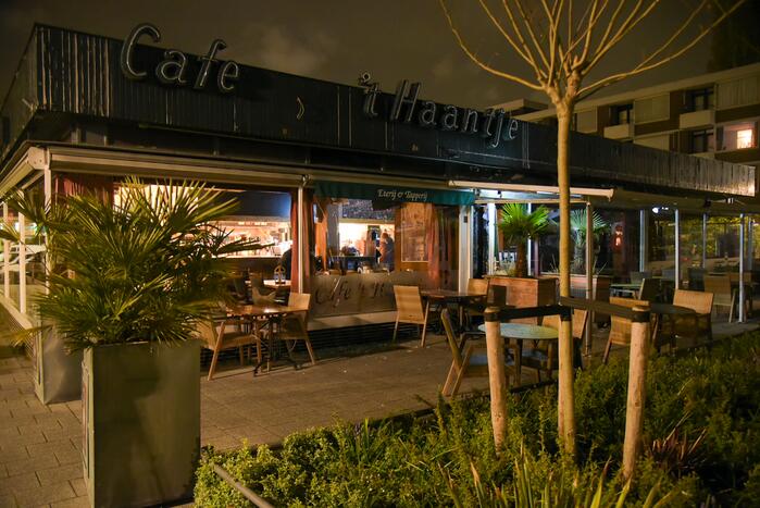 Café zwaar beschadigd door vuurwerkbom