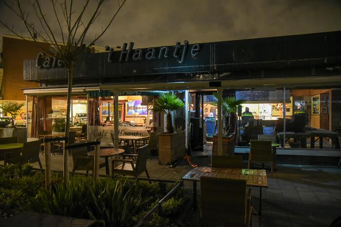 Café zwaar beschadigd door vuurwerkbom