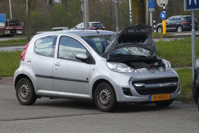 Automobilist raakt gewond bij kop-staartbotsing