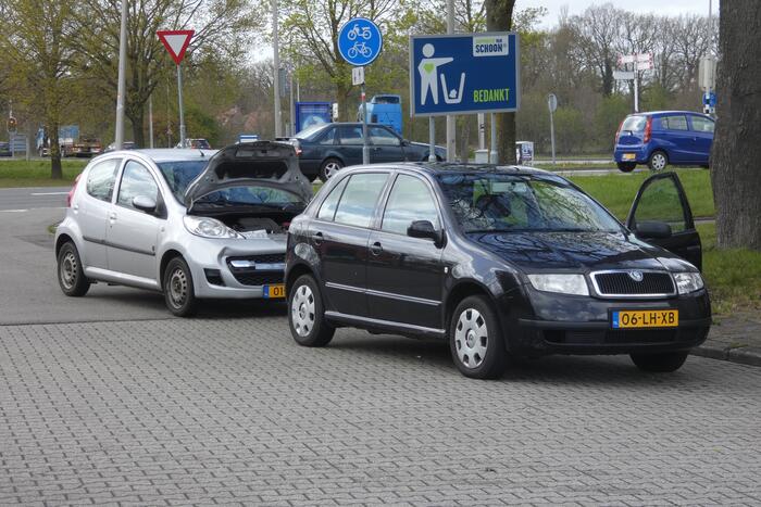 Automobilist raakt gewond bij kop-staartbotsing