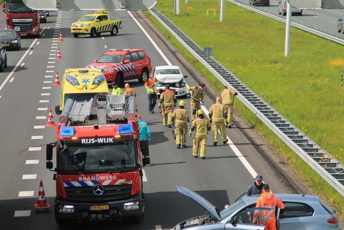 Verkeersopstopping na botsing op snelweg