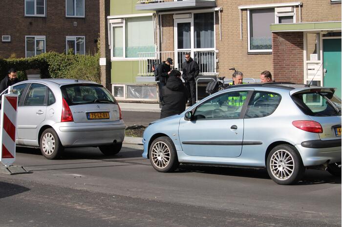 Kop-staart botsing tussen twee voertuigen