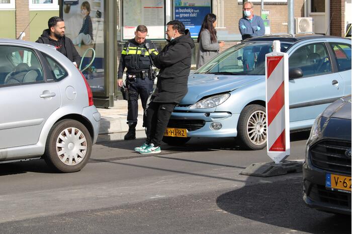 Kop-staart botsing tussen twee voertuigen