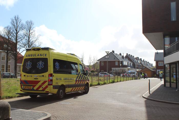 Persoon nagekeken na keukenbrand