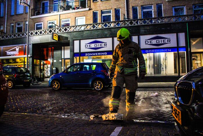 Uitslaande brand in portiekwoning