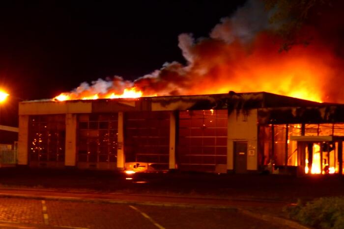 Zeer grote brand in leegstaand pand