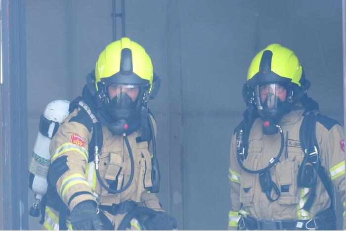 Enorme ravage na zeer grote brand voormalige Renault-garage