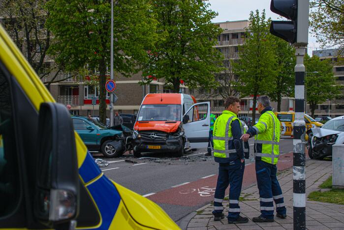 Meerdere voertuigen betrokken bij botsing op kruising in Schuilenburg