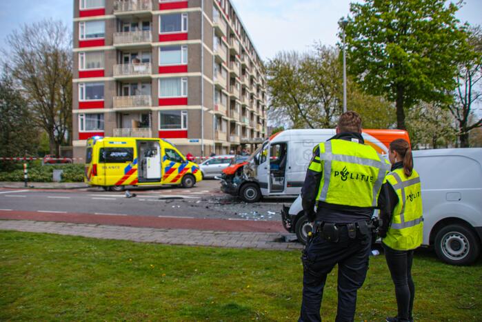 Meerdere voertuigen betrokken bij botsing op kruising in Schuilenburg