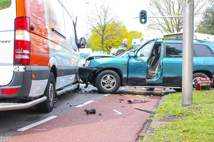 Meerdere voertuigen betrokken bij botsing op kruising in Schuilenburg