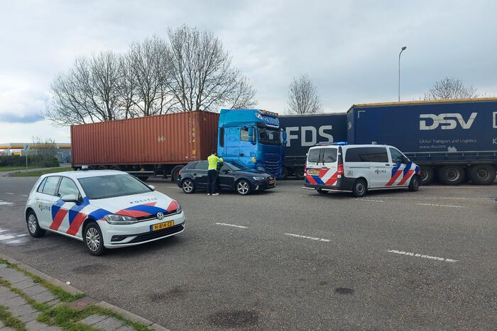 Schade bij ongeval op parkeerplaats van tankstation