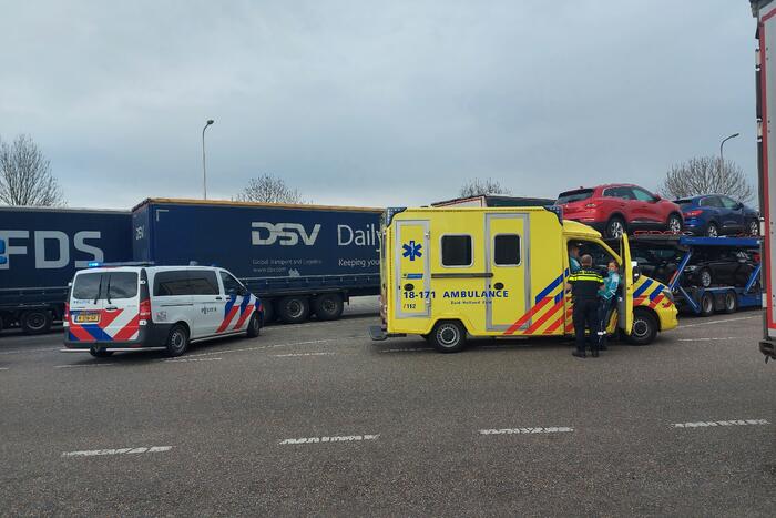 Schade bij ongeval op parkeerplaats van tankstation