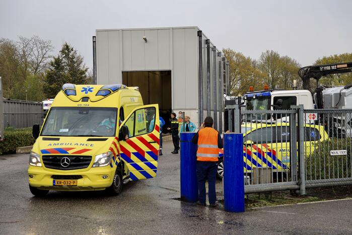 Persoon overleden na ongeval met vrachtwagen