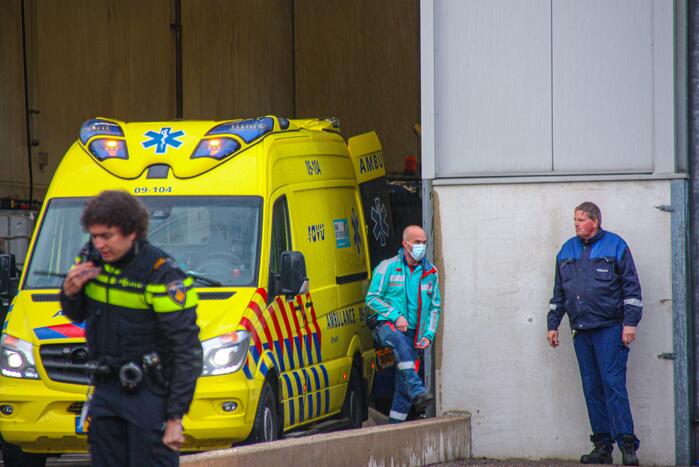 Persoon overleden na ongeval met vrachtwagen