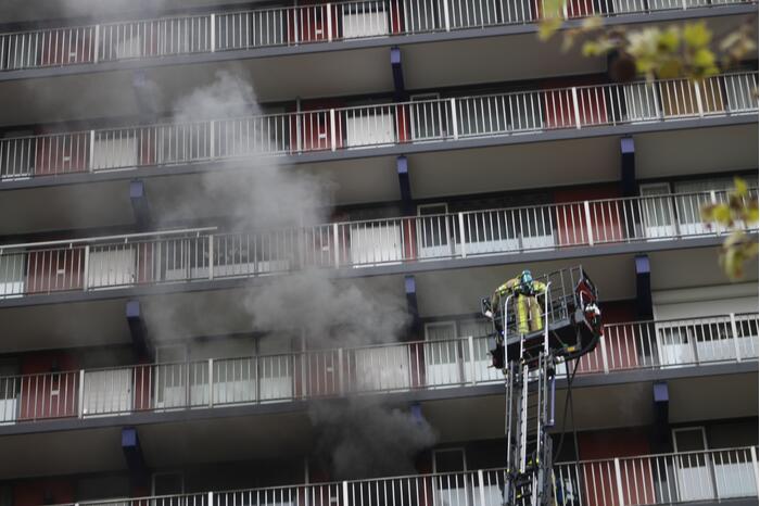 Veel rook bij brand in flat