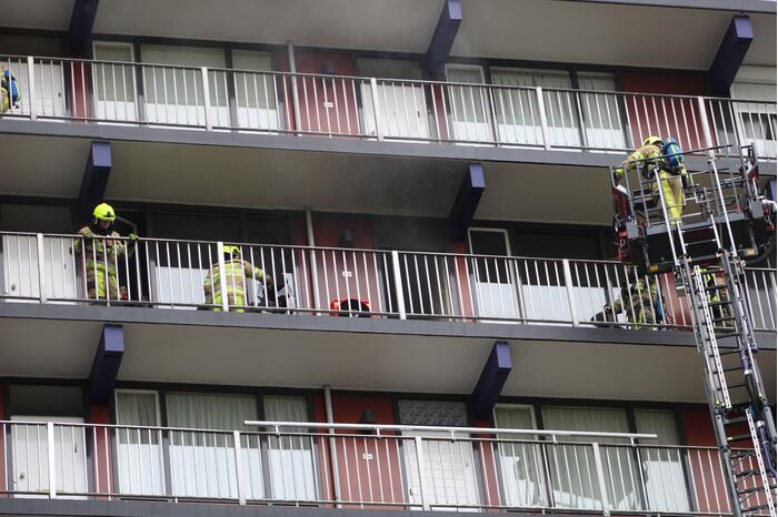 Veel rook bij brand in flat