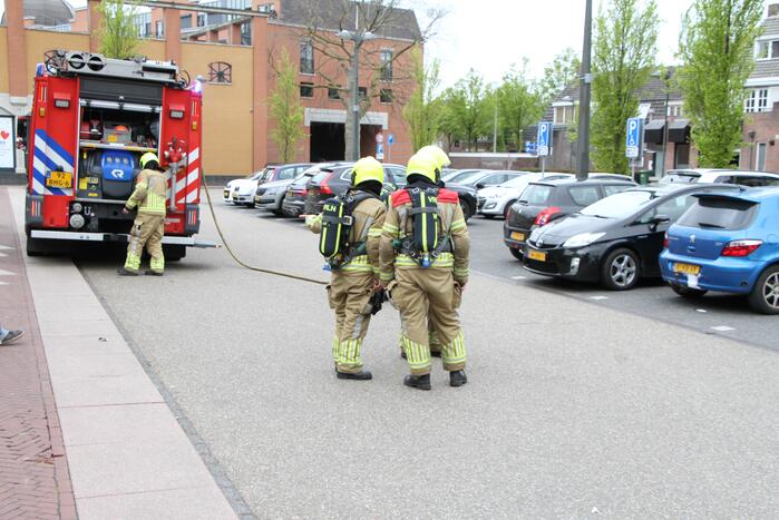Omgeving ontruimd na lekkage in auto