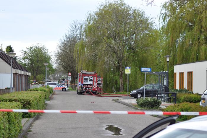 Brandweer druk bezig met doorspoelen van riool