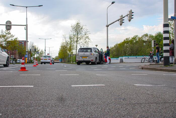 Verkeerschaos en botsing op kruising