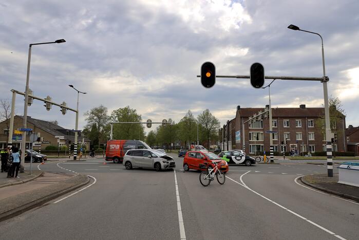 Verkeerschaos en botsing op kruising
