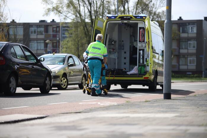 Persoon gewond bij aanrijding met auto