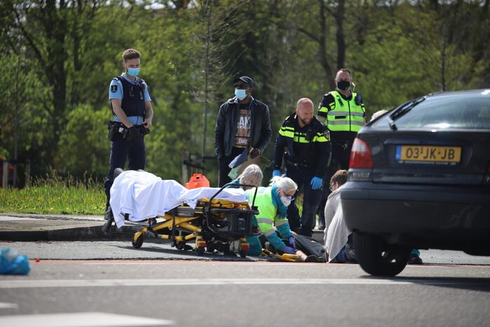 Persoon gewond bij aanrijding met auto
