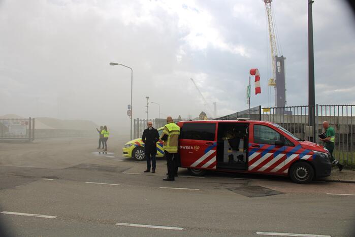 Brand in schroothoop Wilhelminahaven