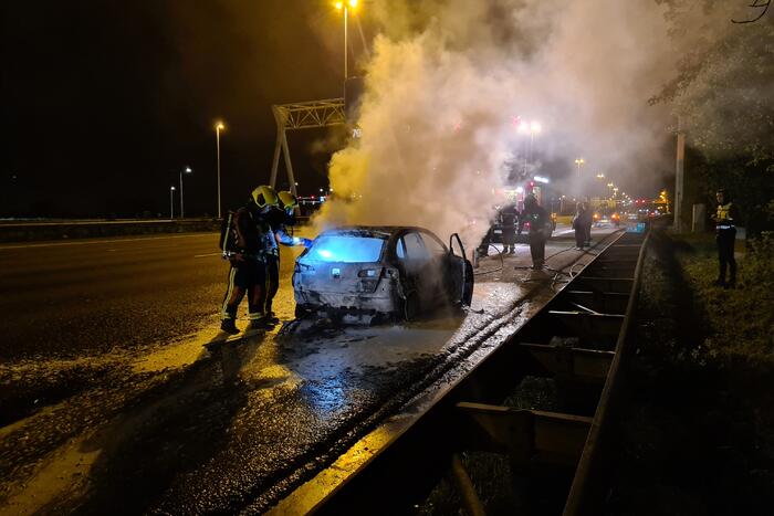 Auto volledig uitgebrand