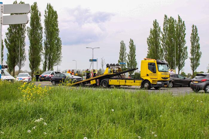 Flinke schade bij botsing op rotonde