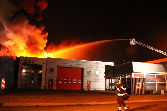 Uitslaande brand in industriepand