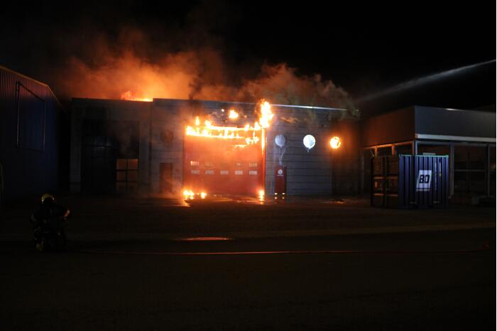 Uitslaande brand in industriepand