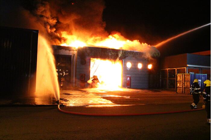 Uitslaande brand in industriepand