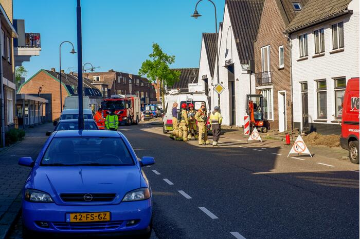 Straat afgesloten na lek in gasleiding