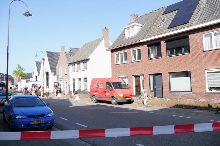 Straat afgesloten na lek in gasleiding