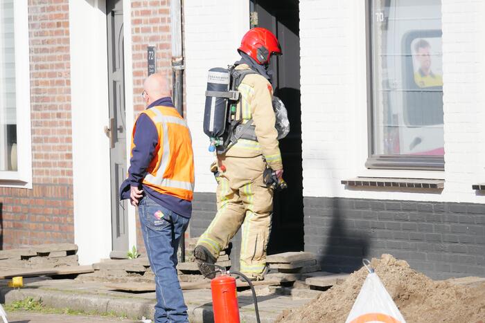 Straat afgesloten na lek in gasleiding